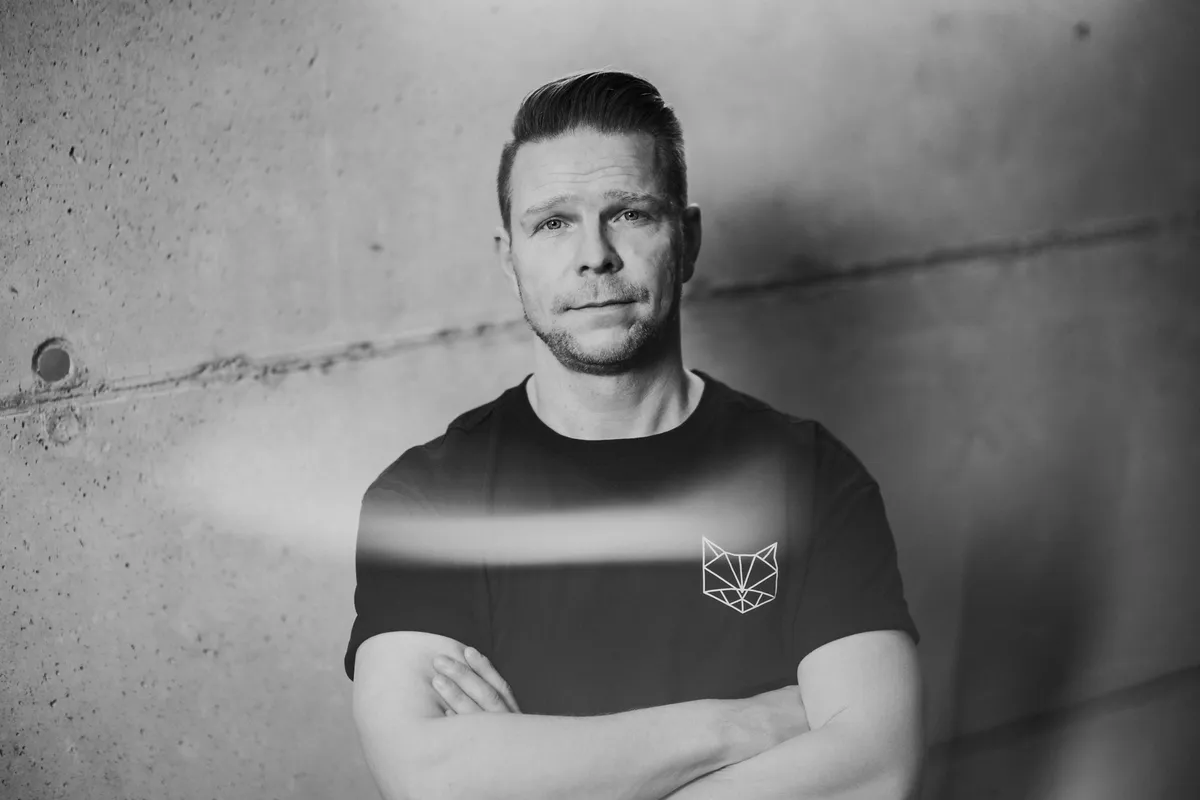 Stephan – Portrait in Schwarz-Weiß – Portraitfotografie Dresden