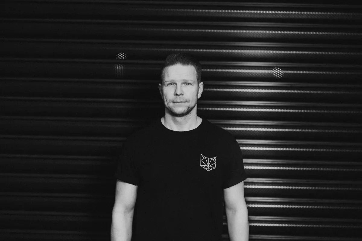 Stephan – Portrait in Schwarz-Weiß – Portraitfotografie Dresden