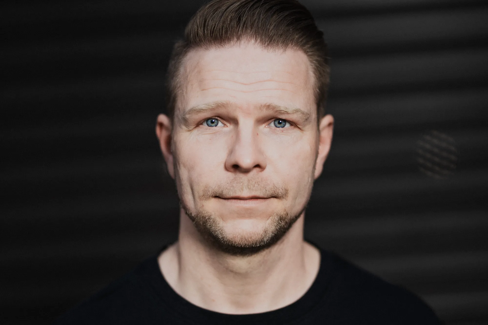 Stephan – Portrait in Schwarz-Weiß – Portraitfotografie Dresden von Daniel Madlung – Bild 6
