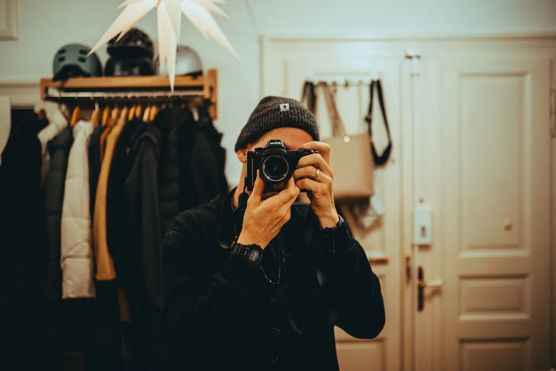 Daniel Madlung, Fotograf aus Dresden, mit Nikon Z Kamera